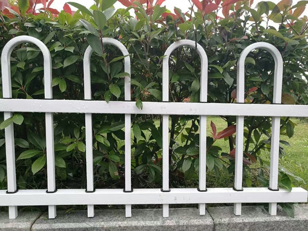 草坪护栏